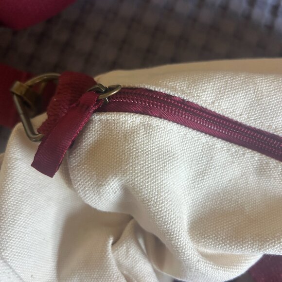 Taylor Swift Duffel Bag Red Taylors Version Embroidered - Picture 9 of 9